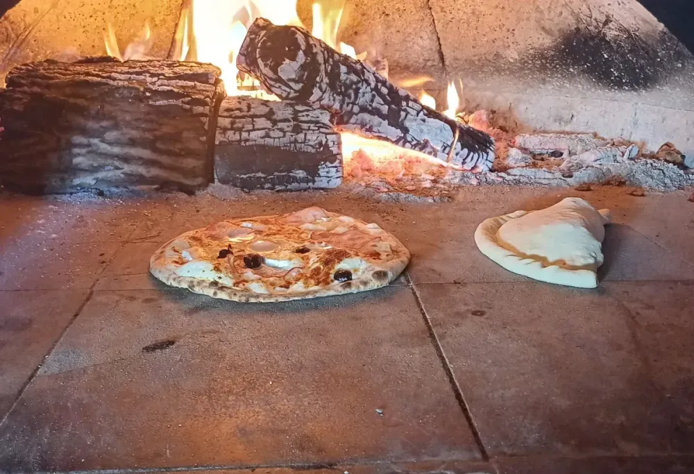 Pizza au feu de bois